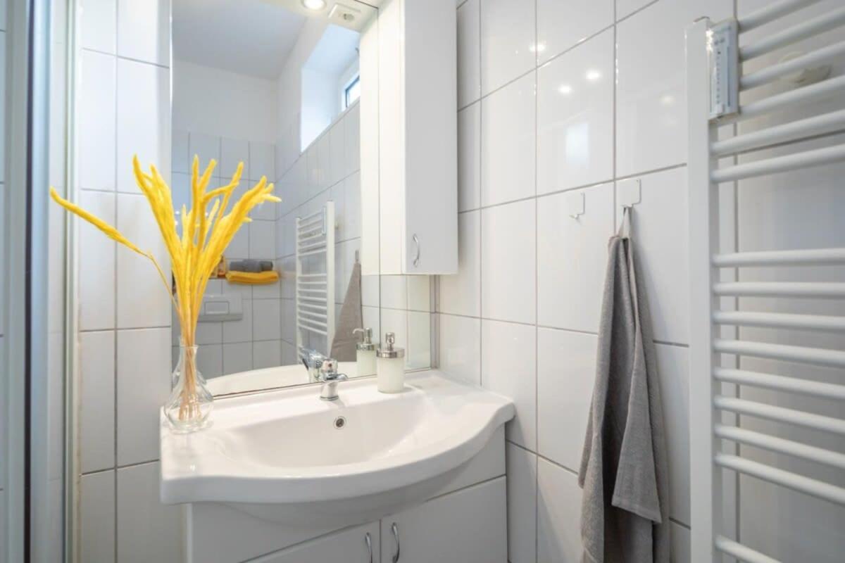 המבורג Beautiful 2 Bedroom Apartment Incl Parking מראה חיצוני תמונה